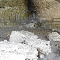 Пещера под Головатым камнем