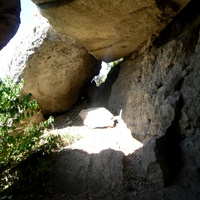 Пещера под Головатым камнем