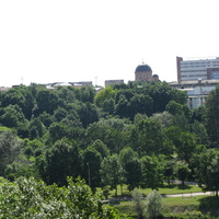 Вид на Нарву со смотровой площадки Ивангородской крепости.