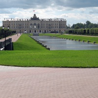 В парке Константиновского дворца