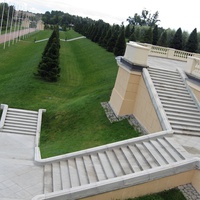 Дорожки в парке Константиновского дворца