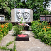 мемориал и братская могила павших воинов