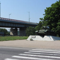 Танк около моста.