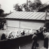 Пристанционная торговля (фото 1974 г.)