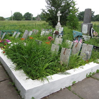 Мемориал - Воинское братское кладбище в деревне Васильково