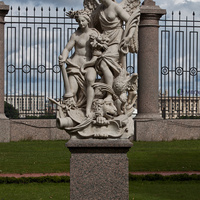 Летний сад. Скульптура "Мир и Победа".