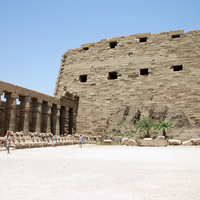 Самый большой священный двор древнего Египта. Двор (первый) храма Амон-Ра