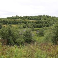 Альпаковские горы за рекой.