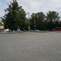Мемориальный парк, у музея