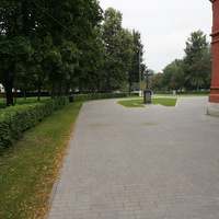 У храма Петра и Павла