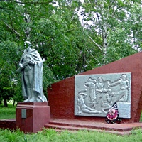 Братская могила 117 советских воинов