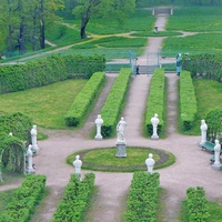Вид на Собственный садик из окна гатчинского дворца
