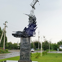 Памятник танкистам  в честь 70-летия освобождения Суровикин на  улице Орджоникдзе