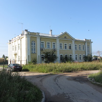 Здание ж/д вокзала в Ивангороде.