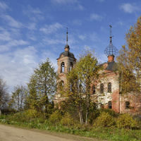 Церковь"Знамения"в с.Ивановское.Вид со стороны дороги.