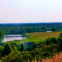 Вид с Белой горы на мост через р. Быстрик (правый рукав Десны)