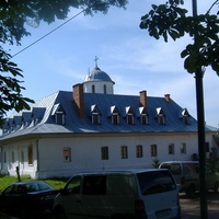 Монастир з парку