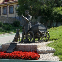 Памятник водовозу