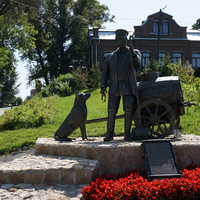 Памятник водовозу на Коломенской пристани