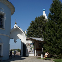 Монастырские ворота