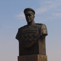 Памятник Жукову.