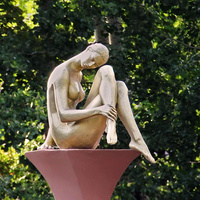 Скульптура около РЦ "Евразия"