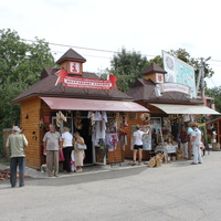 Полтава. Сувенирные магазинчики на поле Полтавской битвы.