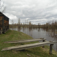 Спуск к речче на понтонный мост в Стрельниково