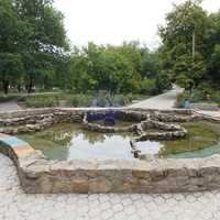 фонтан в парке (работает по выходным и в праздники)