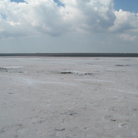 Соленое озеро