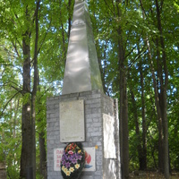 Памятник воинам-освободителям, уроженцам Крапивенского сельского совета (Буда по Починковской дороге)