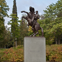 Памятник русскому драгуну