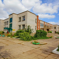 Администрация сельского поселения (левая часть дворца)