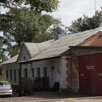 Старое здание храма, справа бокс пожарного депо