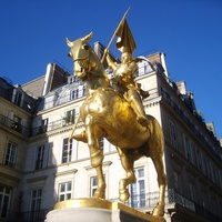 Памятник Жанне д Арк