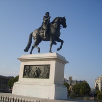 Памятник королю Генриху IV