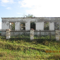 Бывшее здание администрации колхоза и сельсовета.