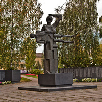 Памятник "Мать Карелия"