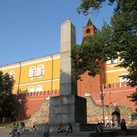 Памятник-обелиск в Александровском саду (Романовский обелиск)