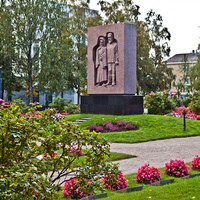 Памятник "Скорьбь и вера в будущее"