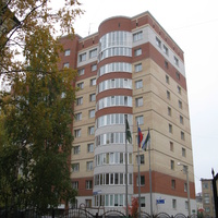 Сыктывкар 2013 здание во дворе школы 14