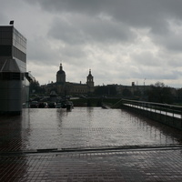 У Ледового дворца