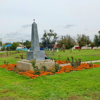 Братская могила в парке периода гражданской войны