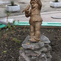 Приморск. Скульптура на ул. Ленина.