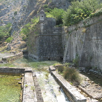 Вид на городские стены со стороны реки