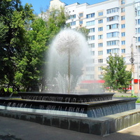 г. Пенза, фонтан у проходной завода  «Электромеханика».