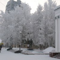 Сыктывкар сквер возле драмтеатра зимой