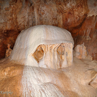 "Шапка Мономаха" в пещере Эмине-Баир-Хосар