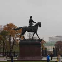 Памятник маршалу Жукову