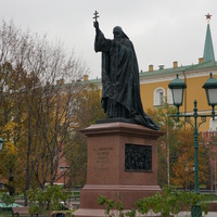 Памятник Патриарху Гермогену